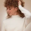 עגילי-חישוק-בגימור-חריטות-לייזר-קטן.-זהב-14-קראט-.תכשיטי-בר-דור